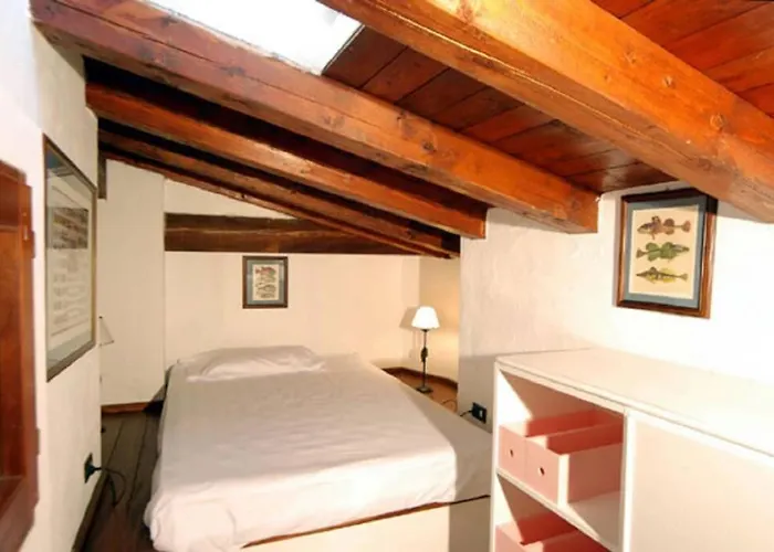 Belocations - La Marina Apartman